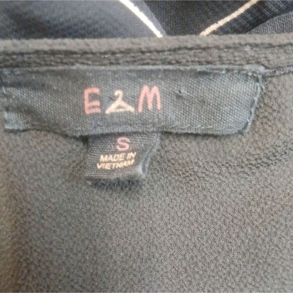 E2M Black Blouse with Embroidered Bell Sleeves – Women’s Size Small - Picture 5 of 6